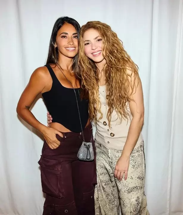 Antonela Rocuzzo y Shakira, juntas en Miami