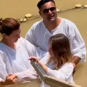 Mientras no hay plata para los jubilados, una diputada libertaria se fue a bautizar al río Jordán "con la tuya"