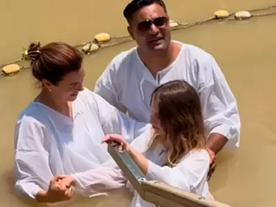 La diputada libertaria María Celeste Ponce en su bautismo evangélico en el río Jordán.
