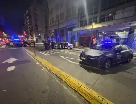 Madrugada de horror en Recoleta: manejaba borracho, iba en contramano y destrozó un taxi