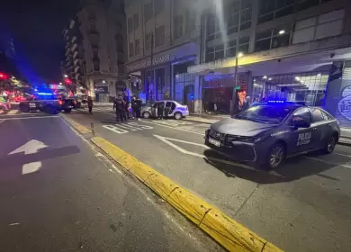 Madrugada de horror en Recoleta: manejaba borracho, iba en contramano y destrozó un taxi