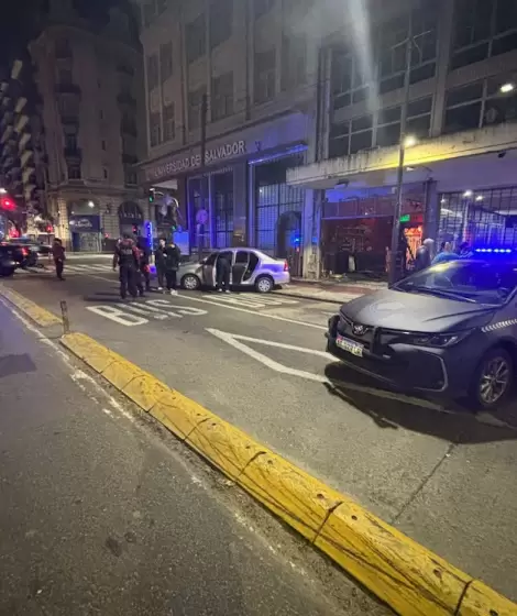 Madrugada de horror en Recoleta: manejaba borracho, iba en contramano y destrozó un taxi