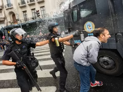 Represi�n 12 de marzo. Foto: Juan Pablo Barrientos