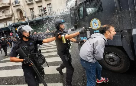 Represi�n 12 de marzo. Foto: Juan Pablo Barrientos