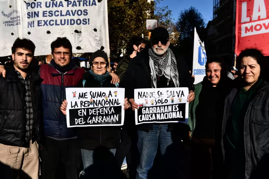 Organizaciones sociales y piqueteras en el Puente Pueyrredón