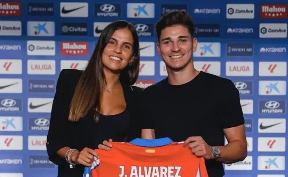 Julián Álvarez, en la mira en Madrid: huevazos, rechazo de los hinchas y un entorno que genera polémica