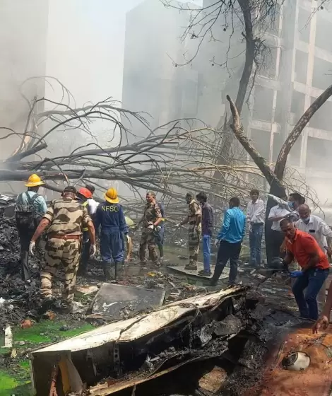 La autoridad de aviación civil de la India confirmó que las 242 personas que iban a bordo fallecieron
