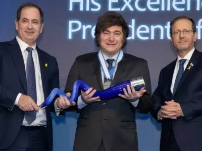 Durante su visita, Milei recibió el Premio Génesis
