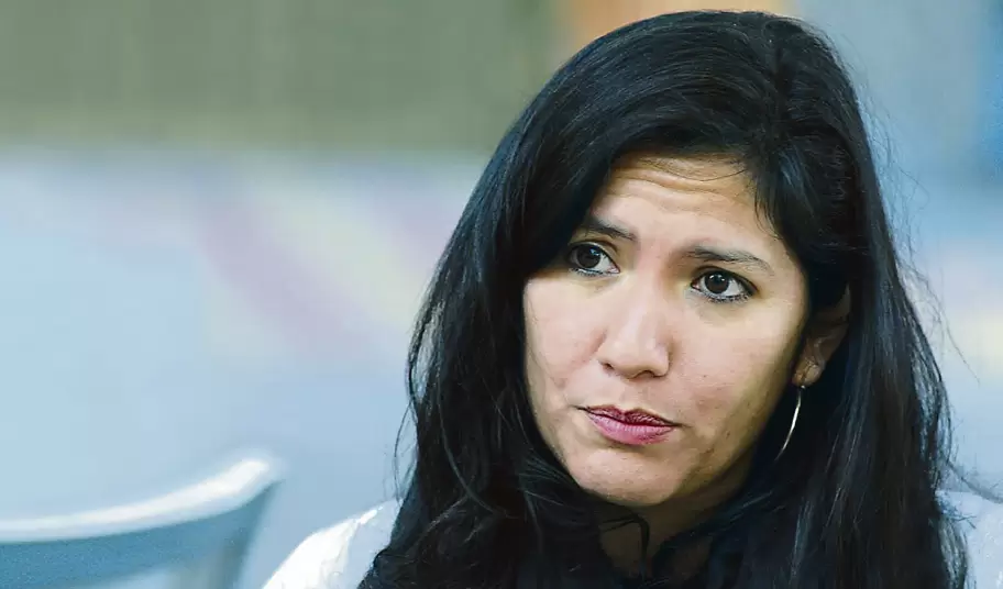 Laura Arroyo es periodista especializada en política y se desempeña en la televisión española.