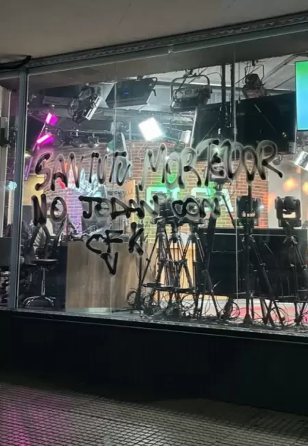 Las pintadas en Olga que dejaron en defensa de Cristina Fernández de Kirchner.
