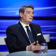 Rosatti persiguió a un militante por realizar una pintada en su contra: "No son burros, son unos hijos de pu**"