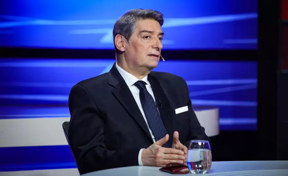Rosatti persiguió a un militante por realizar una pintada en su contra: "No son burros, son unos hijos de pu**"