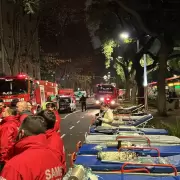 Voraz incendio en Monserrat: ocho personas y un perrito fueron salvadas por los Bomberos