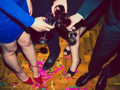 Le negó un vino en un cumpleaños y casi lo mata