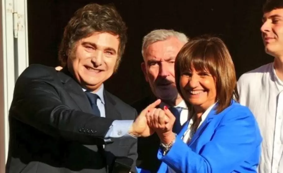 Javier Milei y Patricia Bullrich lanzaron el nuevo Estatuto de la Policía Federal Argentina (PFA),