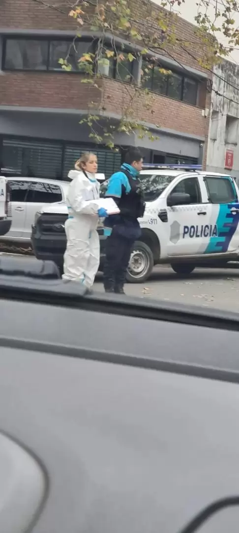 Fue hallado desnudo, atado de pies y manos con cordones de zapatillas, sin una mordaza en su boca.