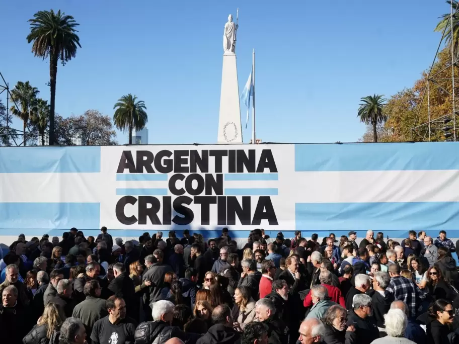 Militantes salieron a la calle en defensa a Cristina Fernndez de Kirchner