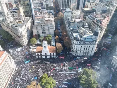 Masiva movilizacin a Plaza de Mayo