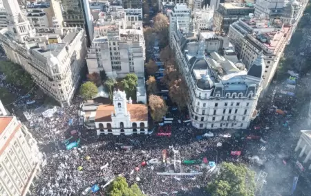 Masiva movilización a Plaza de Mayo