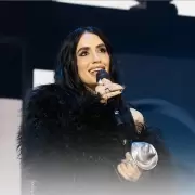 Lali Espsito arras en los Gardel 2025 y volvi a hacer historia con "Fantico": "Se lo dedico a..."