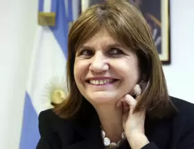 Patricia Bullrich es ministra de Seguridad con Javier Milei, como lo fue de Mauricio Macri, mientras que con Fernando de la Rúa condujo Trabajo.