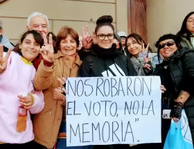 "Nos robaron el voto, no la memoria"