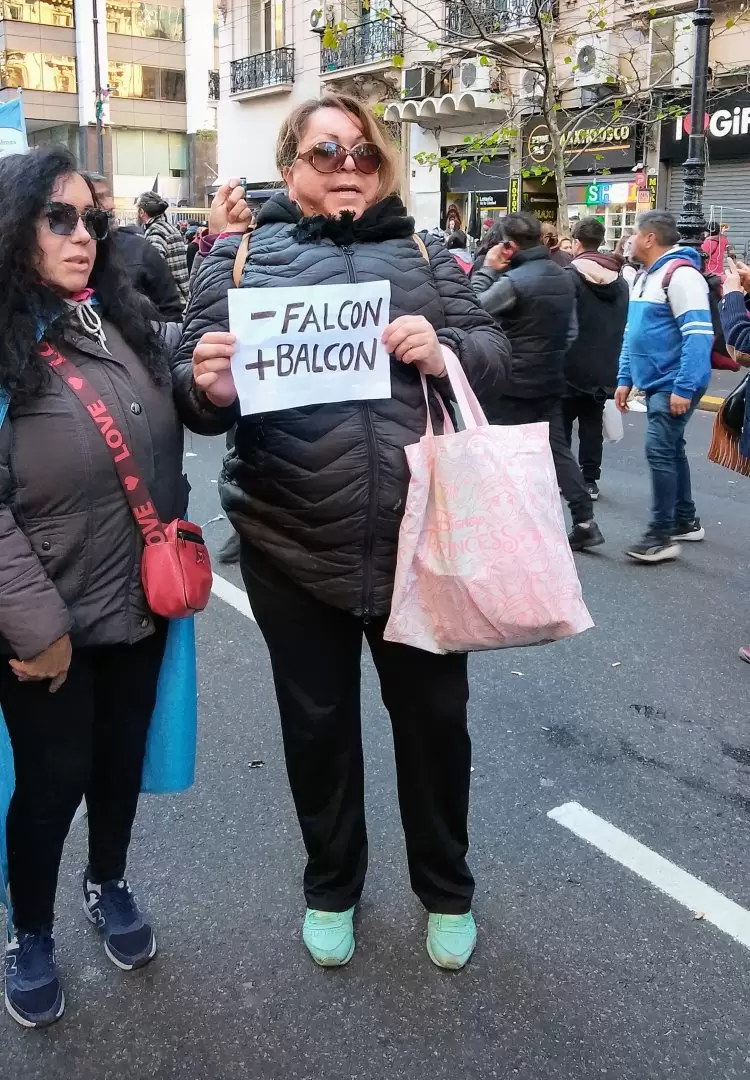 "Menos Falcon, ms balcn", las travestis tambin acompaaron a CFK