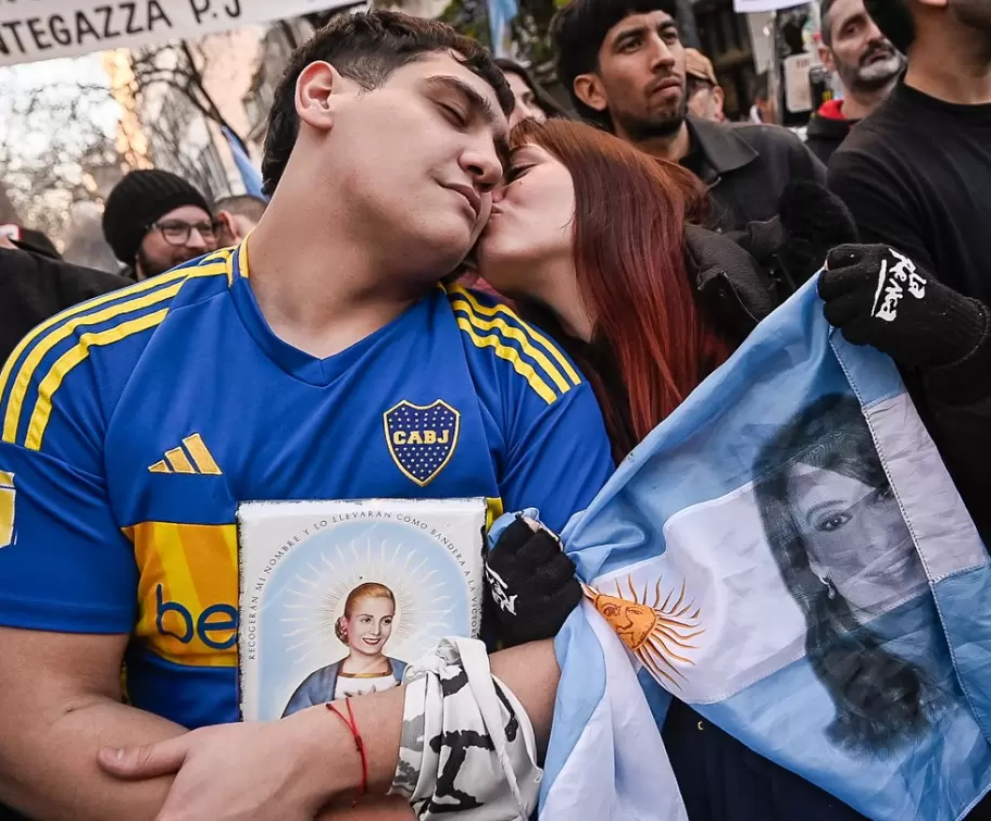 Postales desde la detencin de CFK. Fotos: @kaloian.santos