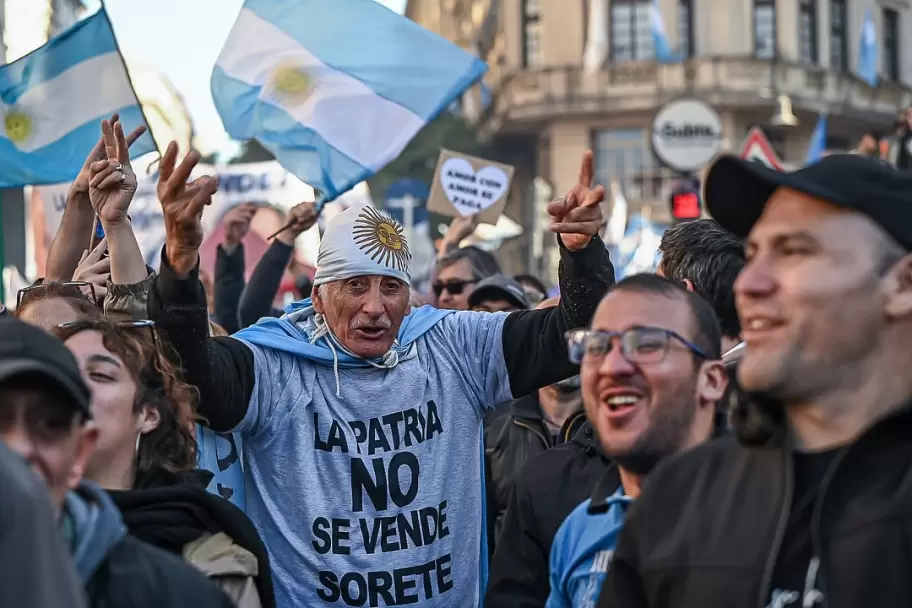 Postales desde la detencin de CFK. Fotos: @kaloian.santos