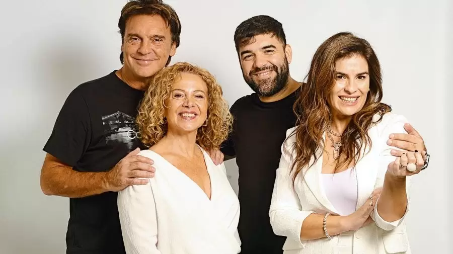 Pata Liberati se sube al escenario con "Emocional"