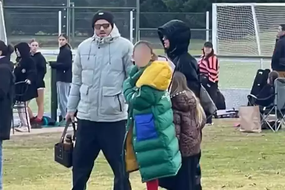 Mauro Icardi acompa a La China Surez en el partido de hockey de Rufina