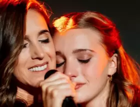 Soledad Pastorutti y su hija, Antonia