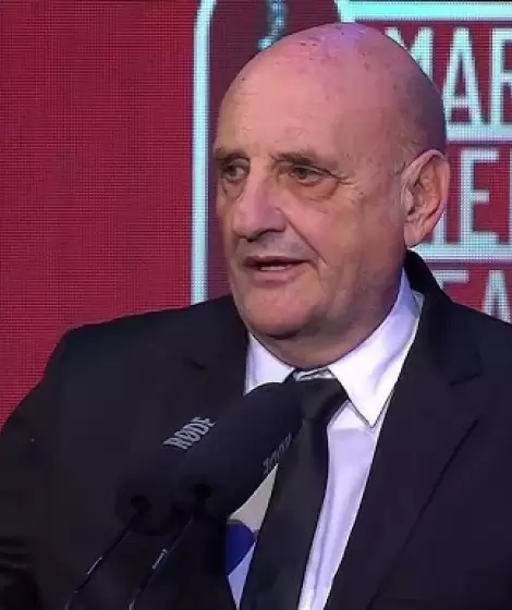 Gabriel "el Puma" Goity al recibir el galardón más esperado de la velada: el Martín Fierro de Oro