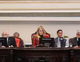 Fracturas, discursos y oportunismos