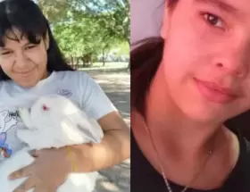 Ruth Pintos, de 13 años, y Brisa Romero, de 15 años.