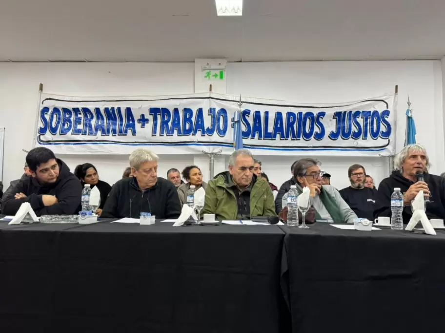 La mesa del Frente de Lucha por la Soberana, el Trabajo Digno y los Salarios Justos que convoc a movilizarse contra Desregulacin.