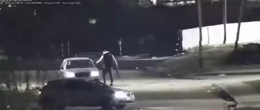 La fiscala trabaja para determinar si tena antecedentes penales o padeca algn trastorno psiquitrico que explique su accionar.