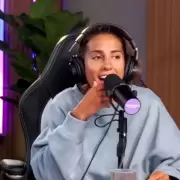 "Me tengo que hacer una ecografía": picante cruce entre Toti Pasman y Cinthia Fernández que alimentó los rumores de embarazo