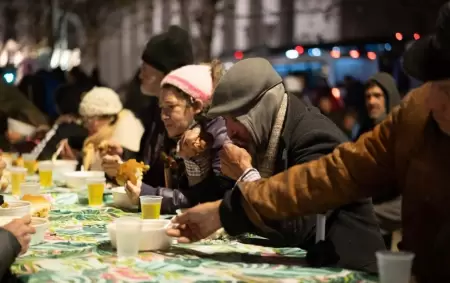 Distintas ONGs e Iglesias asisten con comida y abrigo a las personas más vulnerables