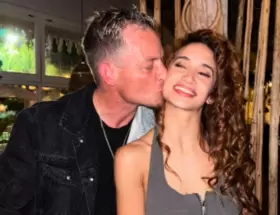Santiago del Azar y Melody Luz