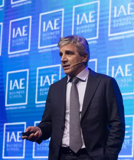 Toto Caputo dice que las empresas argentinas vienen quebrando desde hace 18 meses