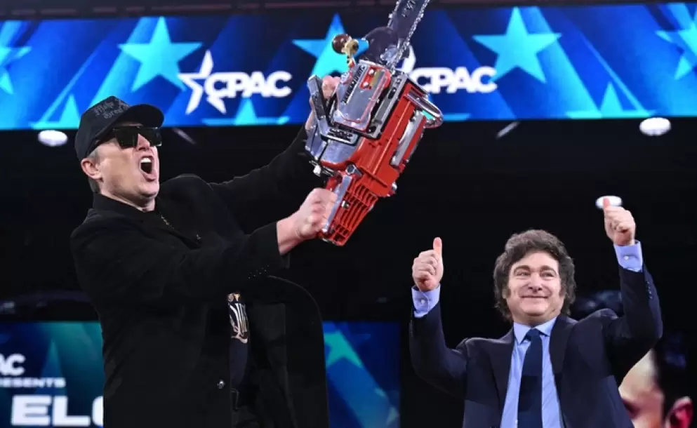 Milei le dio la motosierra, Musk se arrepintió y los trolls libertarios entraron en una crisis existencial