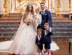 Diogo Jota, su pareja Rute Cardoso y sus tres hijos.