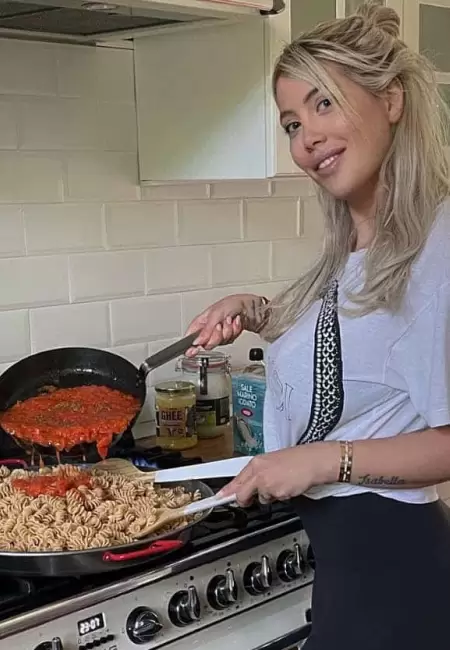 Wanda aceptó que le bajen el sueldo