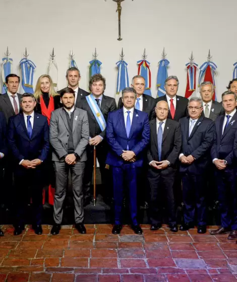 Javier Milei durante la firma del Pacto de Mayo en la Casa Histrica