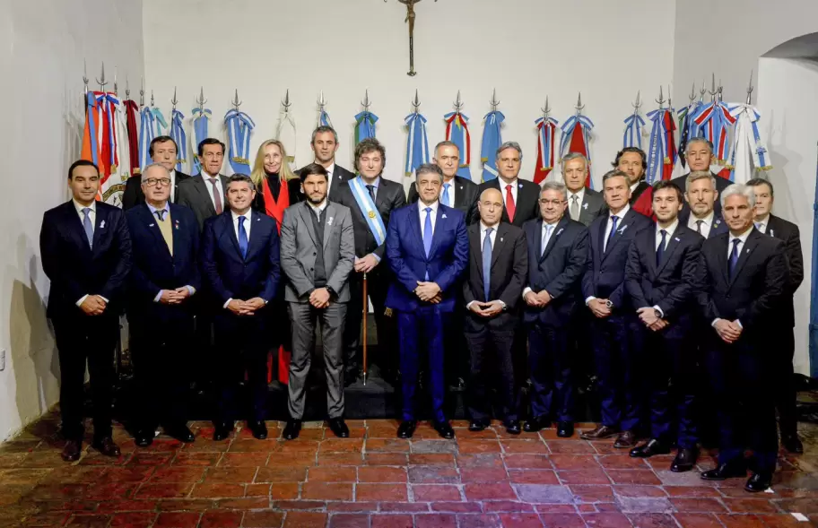 Javier Milei durante la firma del Pacto de Mayo en la Casa Histrica