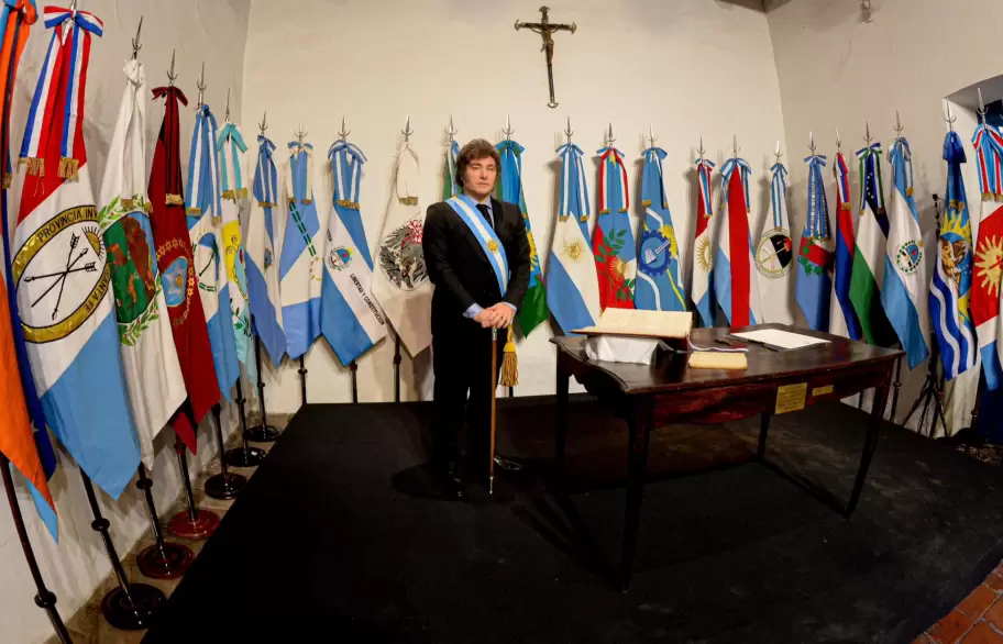 Javier Milei durante la firma del Pacto de Mayo en la Casa Histrica