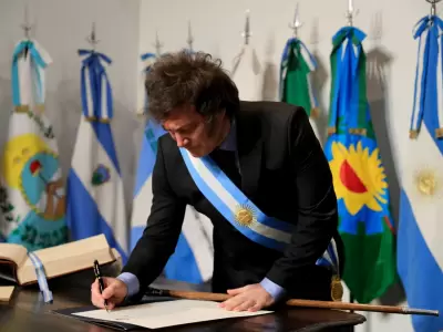 Javier Milei durante la firma del Pacto de Mayo en la Casa Histórica