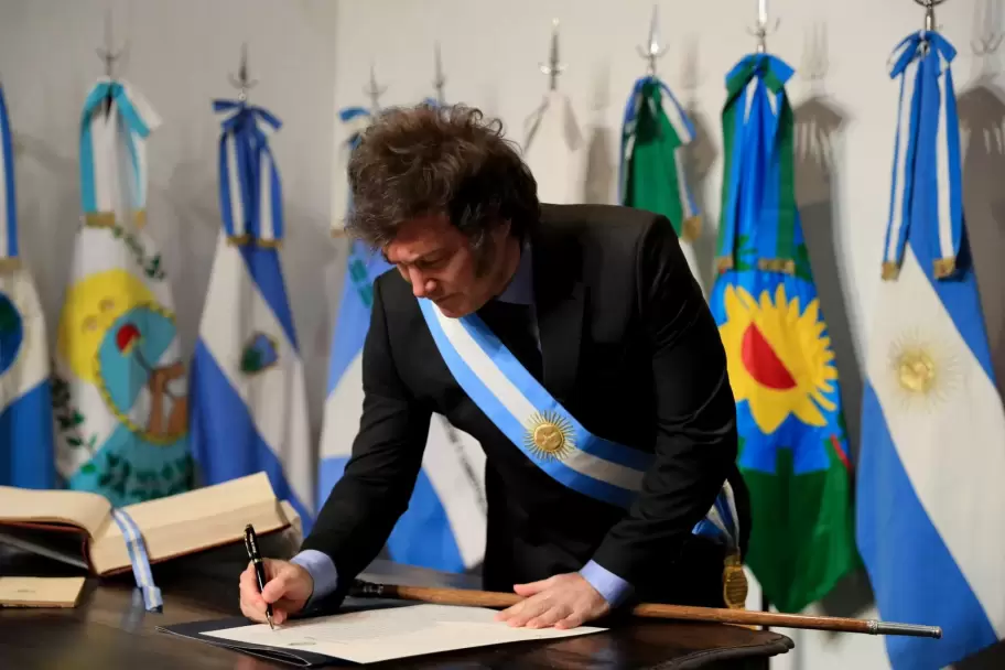 Javier Milei durante la firma del Pacto de Mayo en la Casa Histrica