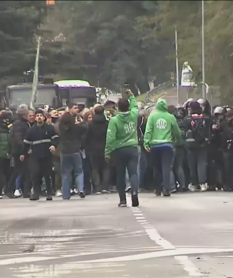 Los trabajadores del INTI quedaron enfrentados a las fuerzas de seguridad, luego de la represión que lanzaron sobre ellos.